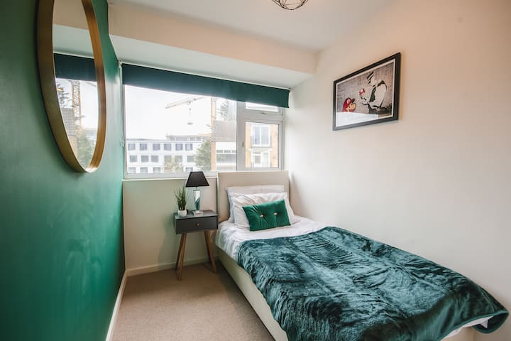 საძინებელი 4