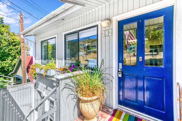 242MAR – Avalon Home,Golf cart, BBQ, WIFI, patio,