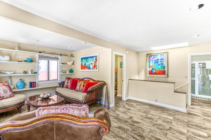 242MAR – Avalon Home,Golf cart, BBQ, WIFI, patio, gallery image 4