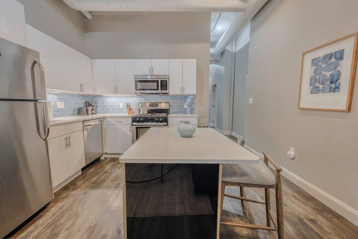 Centralized Downtown Location | On-site Parking gallery image 5