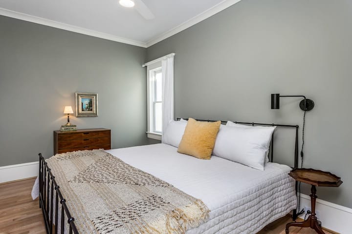 מתאים בדיוק ללילה נעים בבית.

