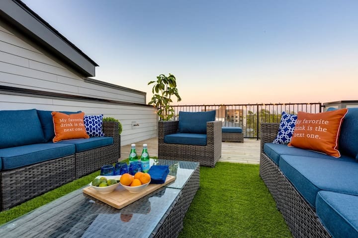 Near Broadway | Rooftop | Views