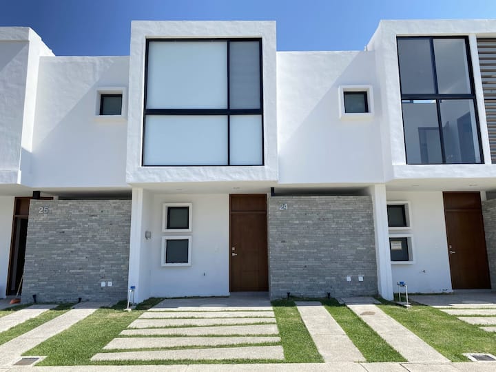 House with Pool 5 min from beaches of Nuevo Vallar Houses for Rent in