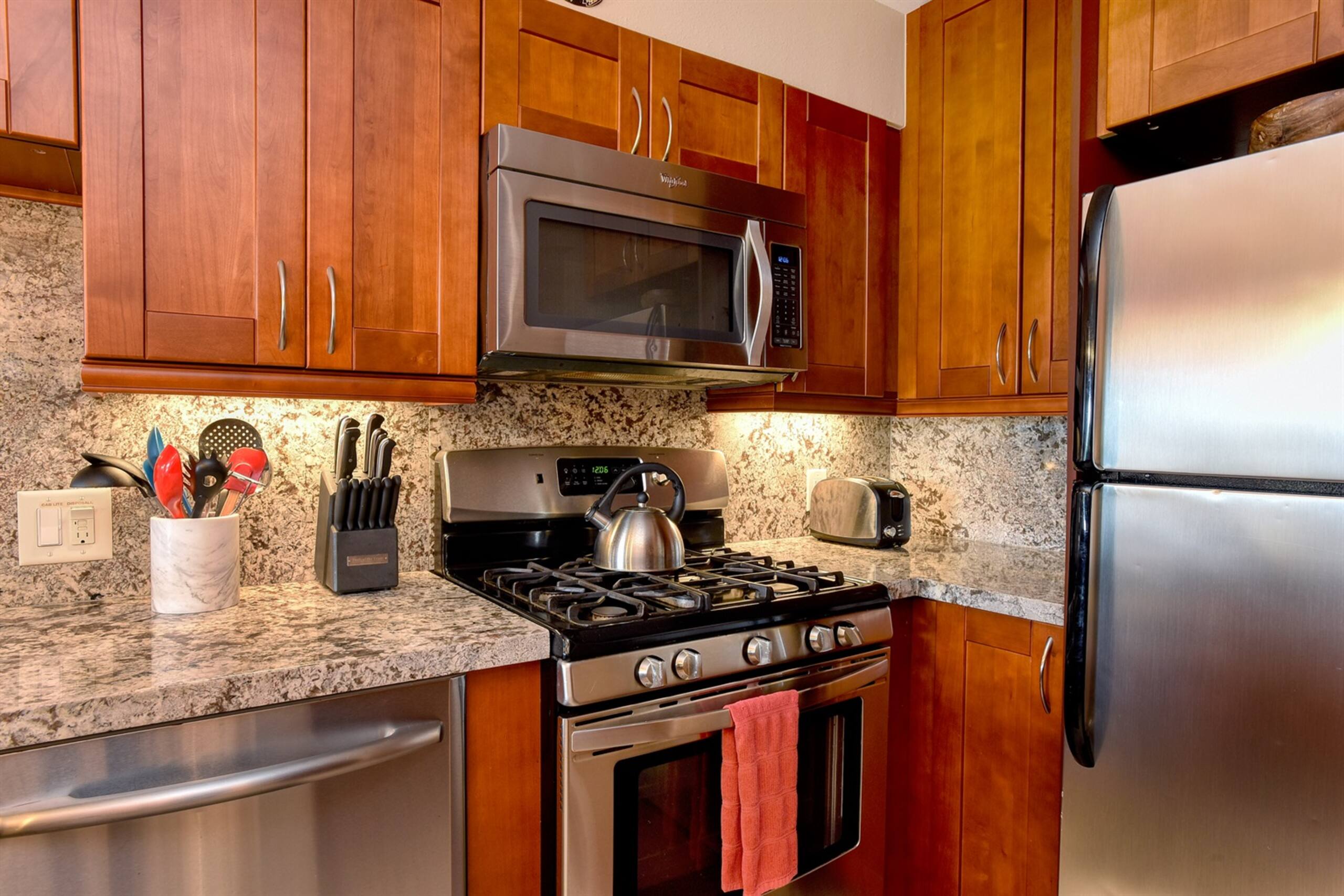 Condo in Kihei · ★4.82 · 2 bedrooms · 4 beds · 2 private baths - Image 43