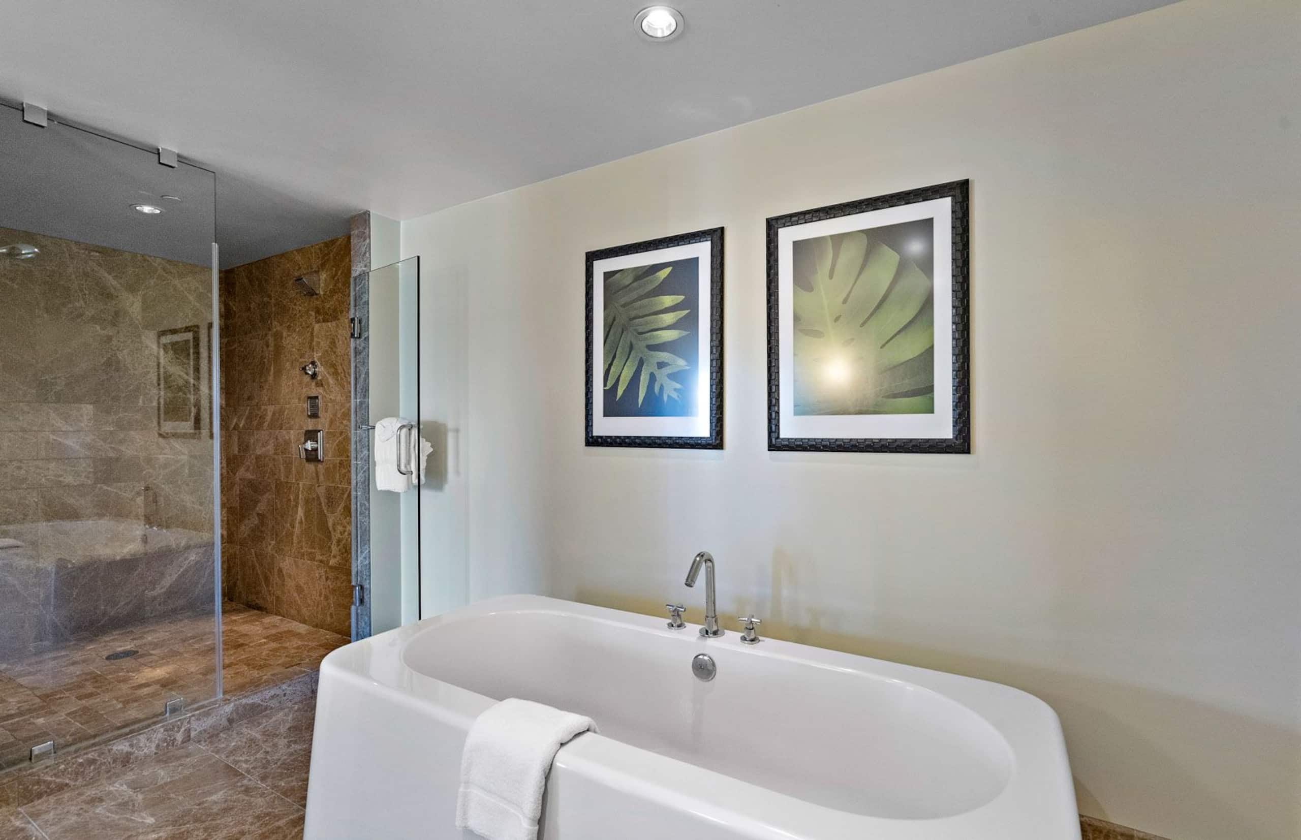 Condo in Lahaina · ★4.95 · 3 bedrooms · 5 beds · 3 baths - Image 20