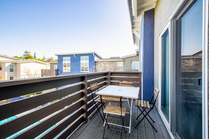 Blueground | Santa Clara, gym, pool, laundry gallery image 4