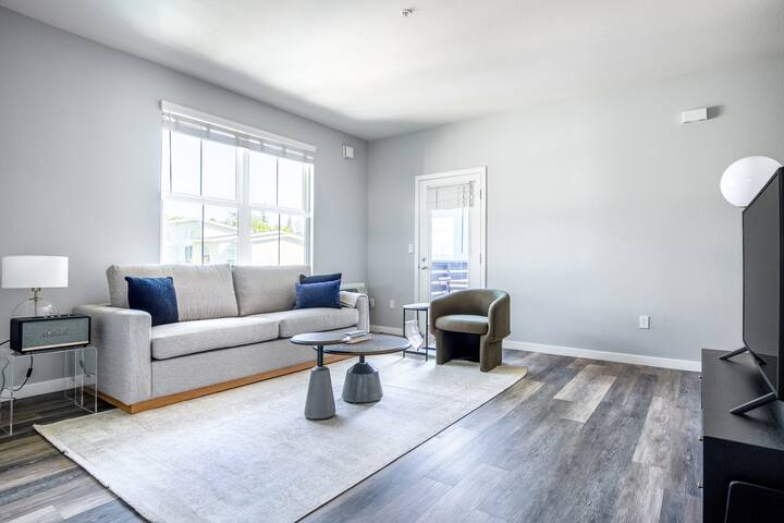 Blueground | Santa Clara, gym, pool, laundry