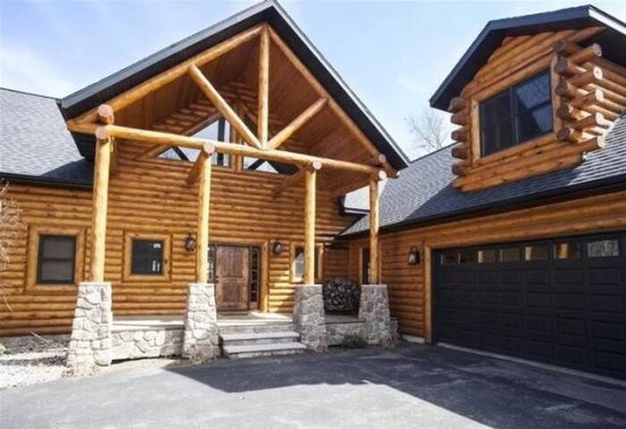 Sand County Service Company managed Airbnb listing 2