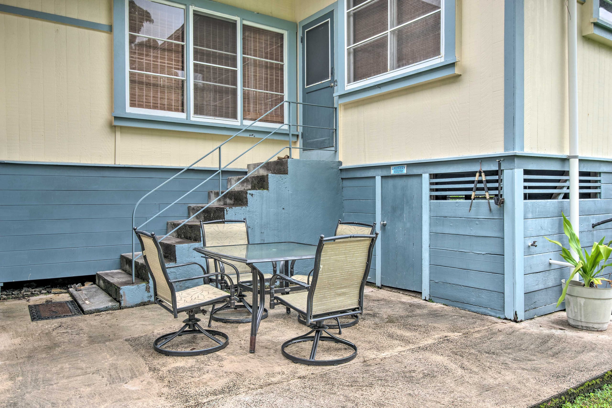 Home in Hilo · ★4.67 · 2 bedrooms · 3 beds · 1 shared bath - Image 19
