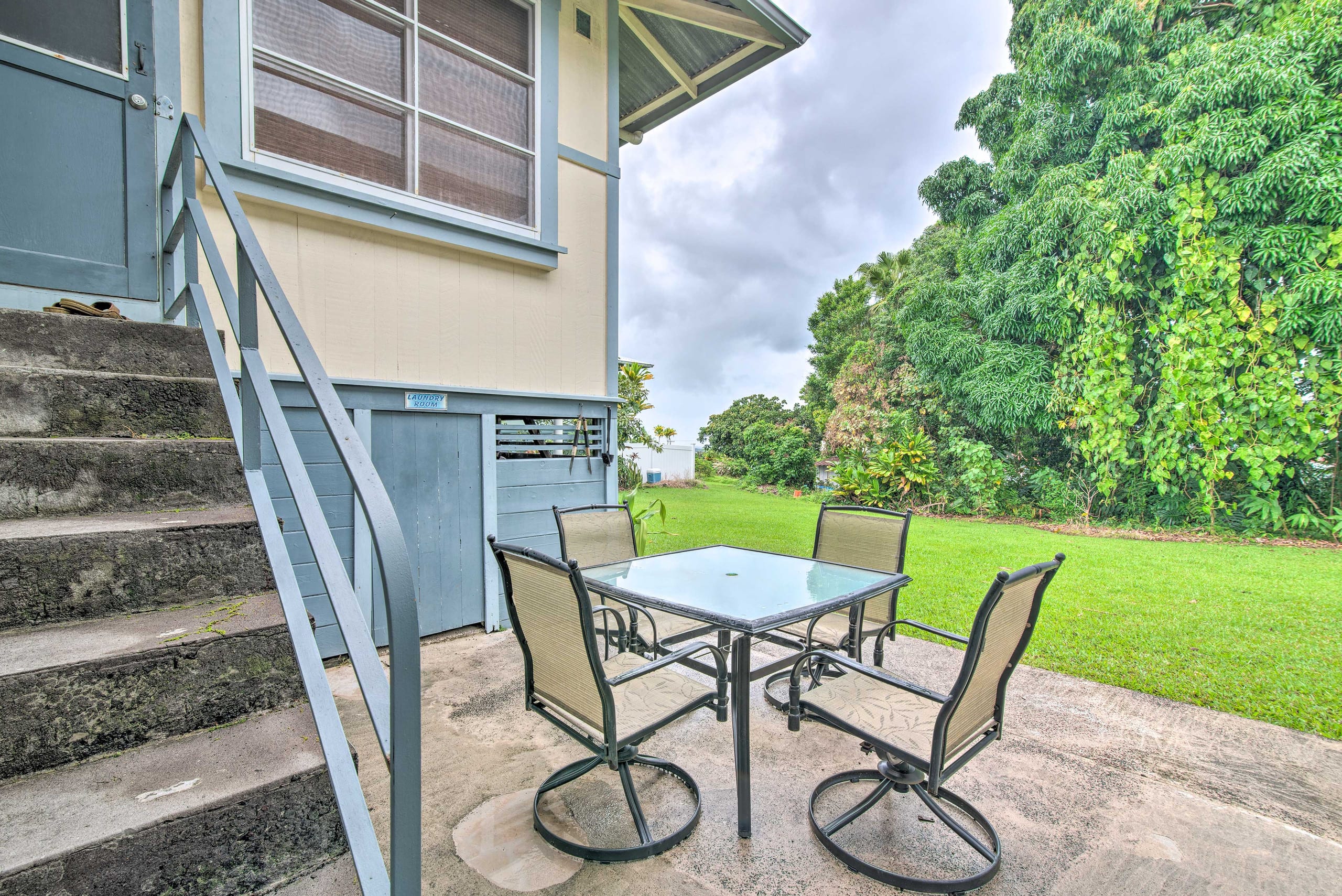Home in Hilo · ★4.67 · 2 bedrooms · 3 beds · 1 shared bath - Image 21