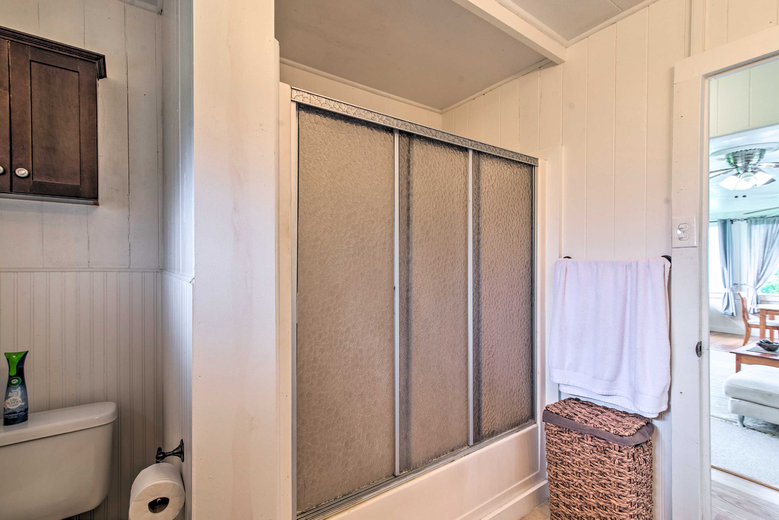 Home in Hilo · ★4.67 · 2 bedrooms · 3 beds · 1 shared bath - Image 15