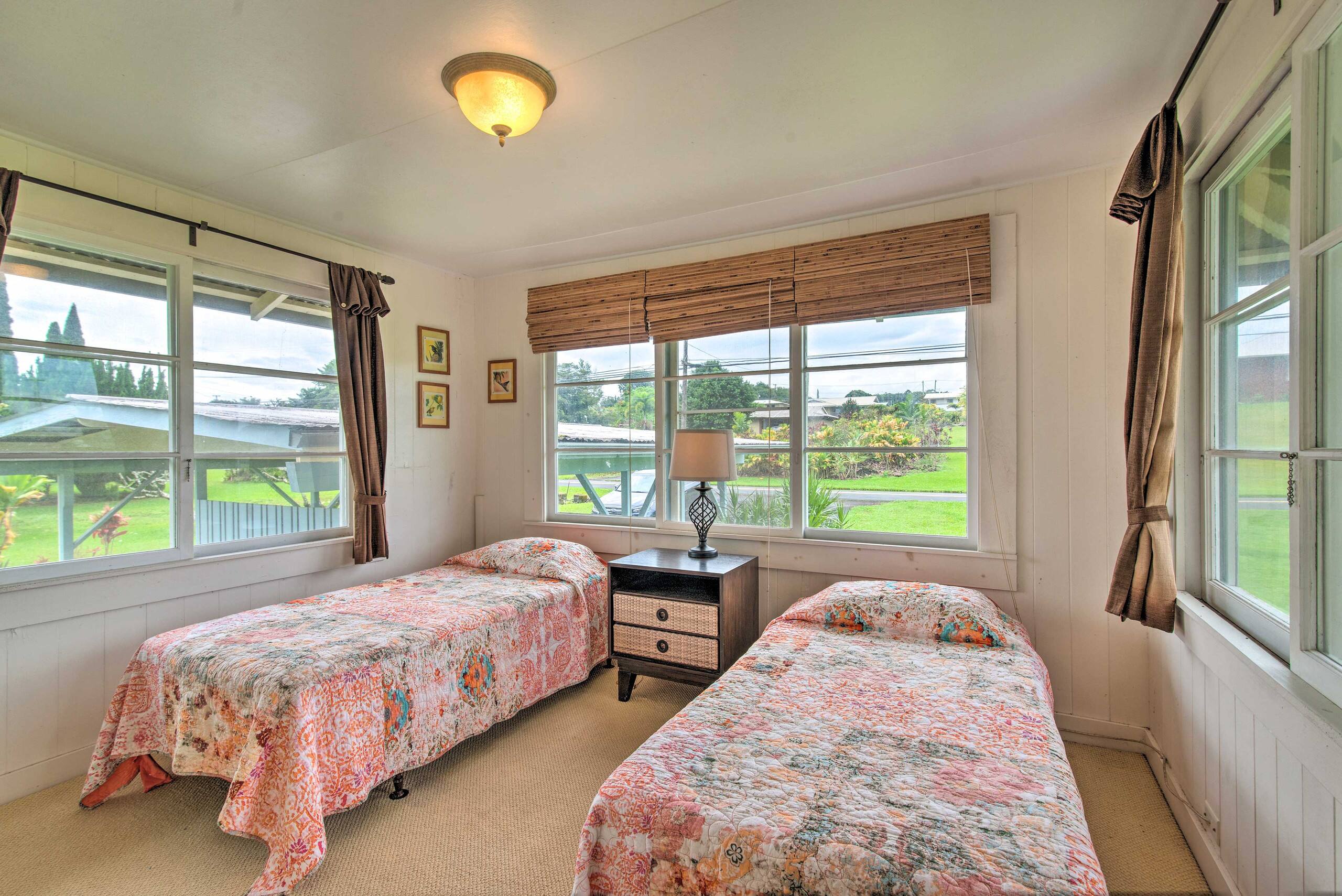 Home in Hilo · ★4.67 · 2 bedrooms · 3 beds · 1 shared bath - Image 16