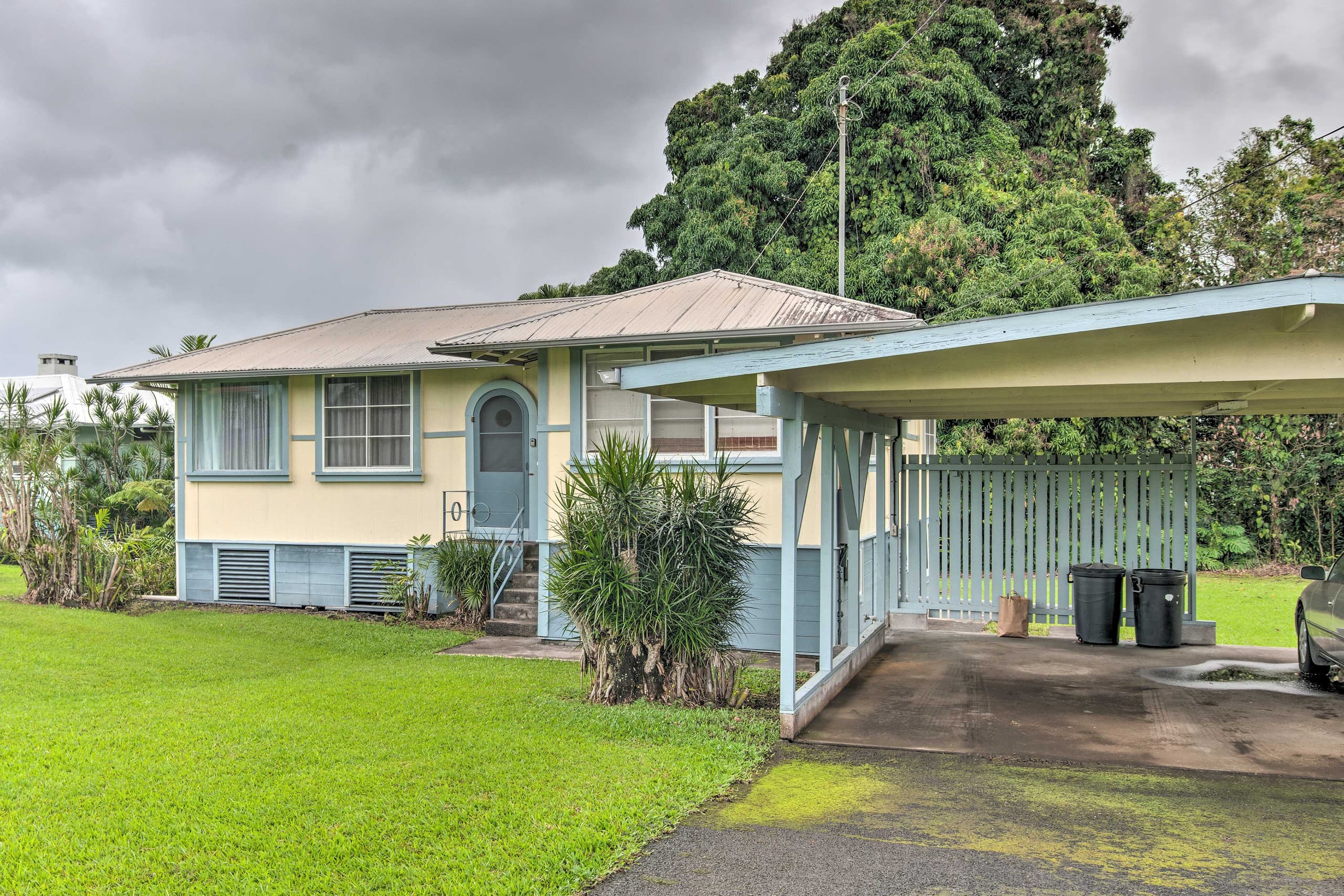 Home in Hilo · ★4.67 · 2 bedrooms · 3 beds · 1 shared bath - Image 24