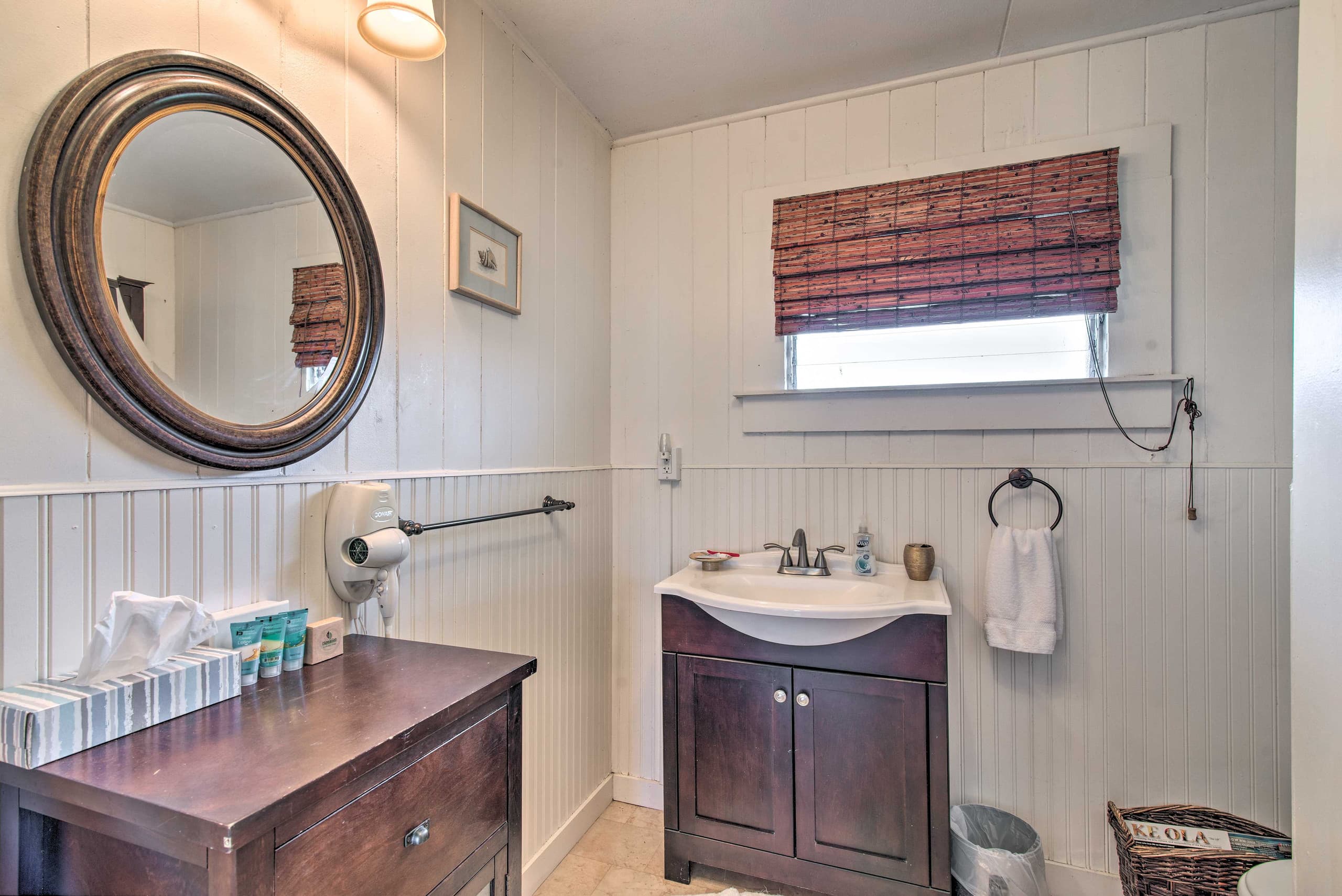 Home in Hilo · ★4.67 · 2 bedrooms · 3 beds · 1 shared bath - Image 14