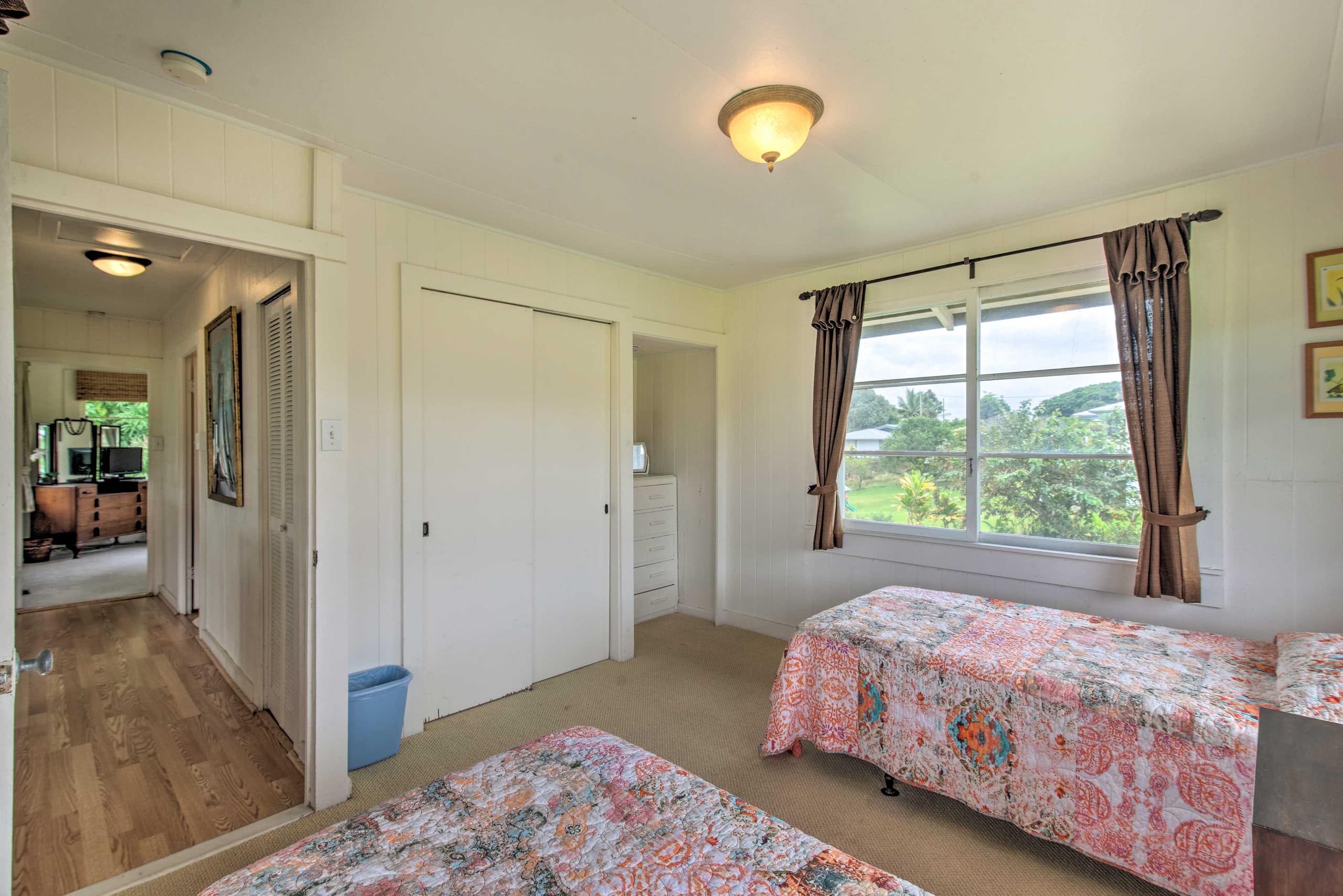 Home in Hilo · ★4.67 · 2 bedrooms · 3 beds · 1 shared bath - Image 18