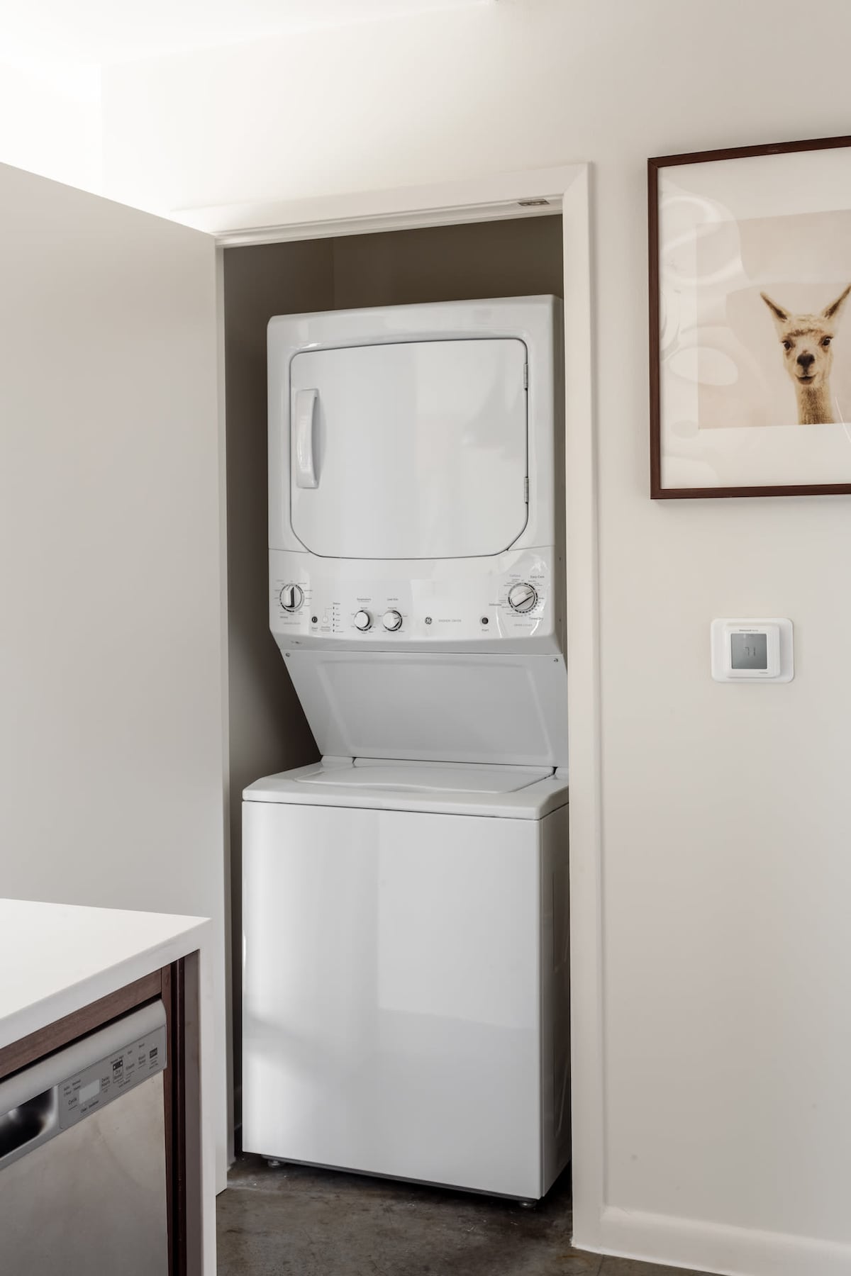 Kasa | Stunning 1BD with River Views | 2nd Street