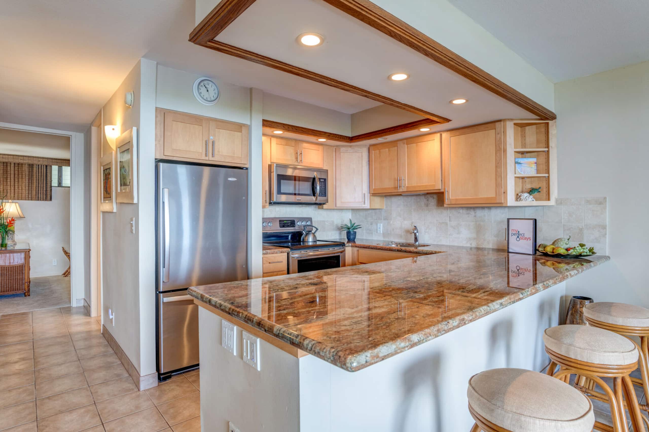 Condo in Lahaina · ★4.86 · 1 bedroom · 2 beds · 1 private bath - Image 12