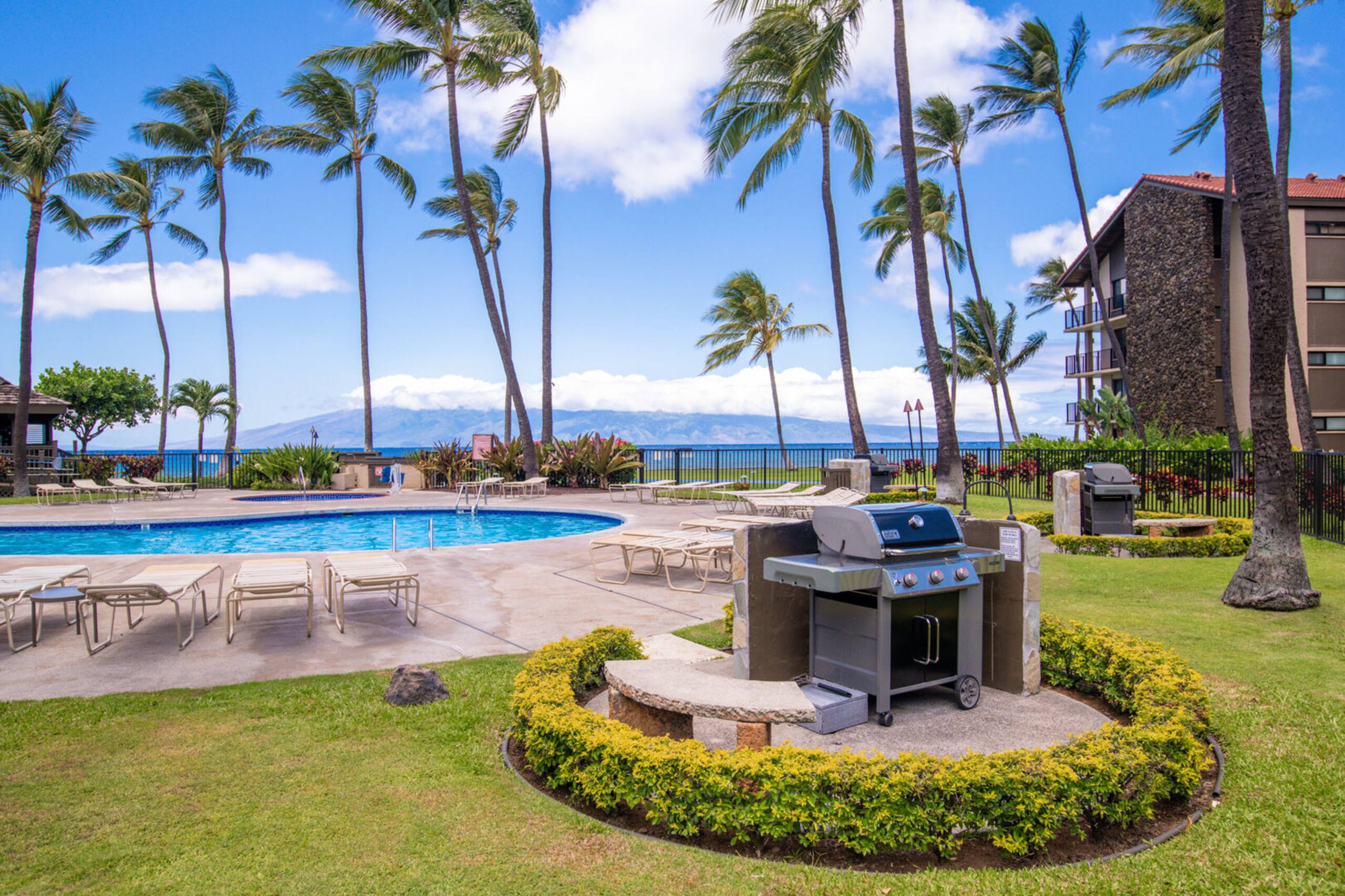 Condo in Lahaina · ★4.86 · 1 bedroom · 2 beds · 1 private bath - Image 22