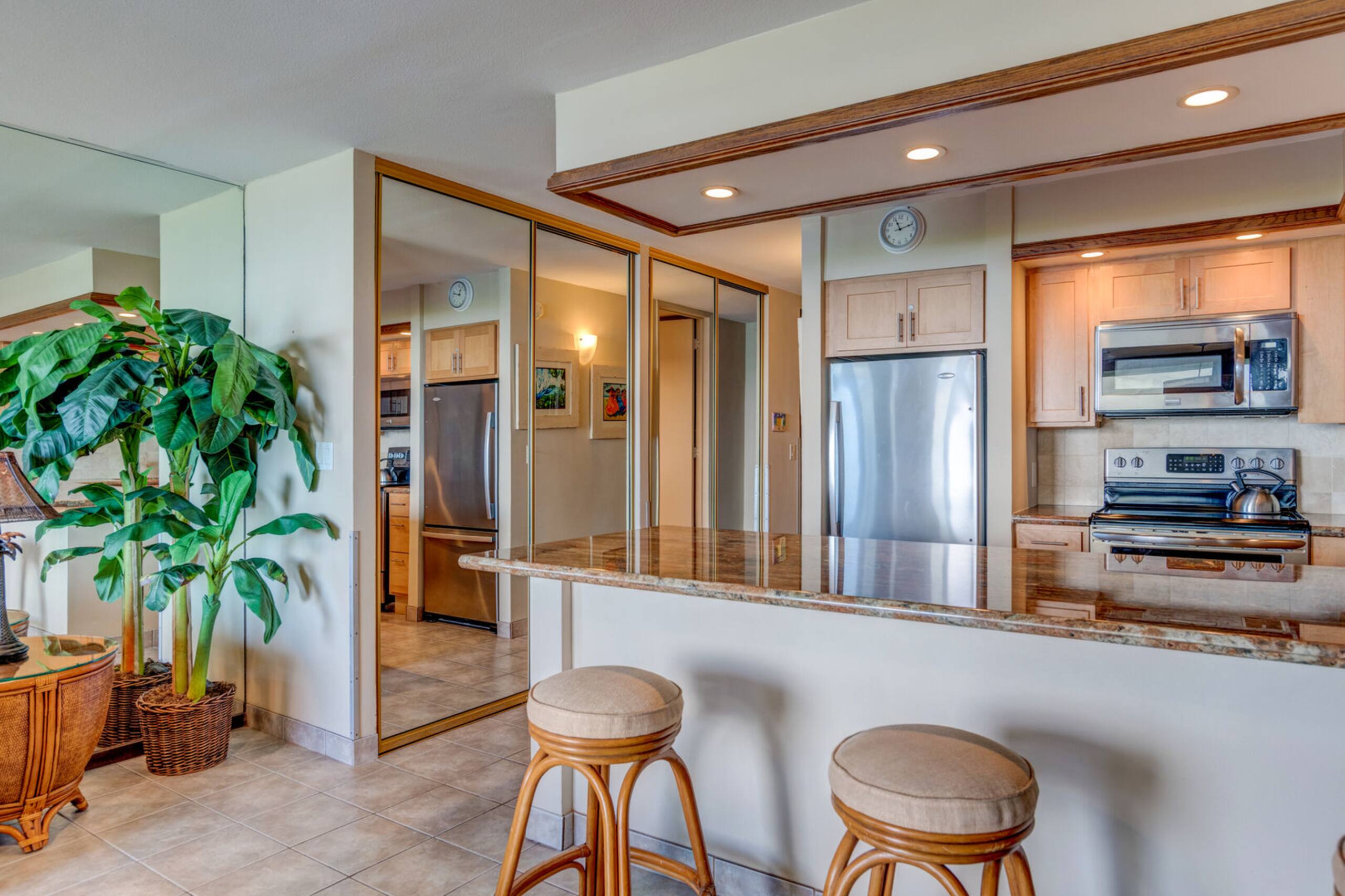 Condo in Lahaina · ★4.86 · 1 bedroom · 2 beds · 1 private bath - Image 8
