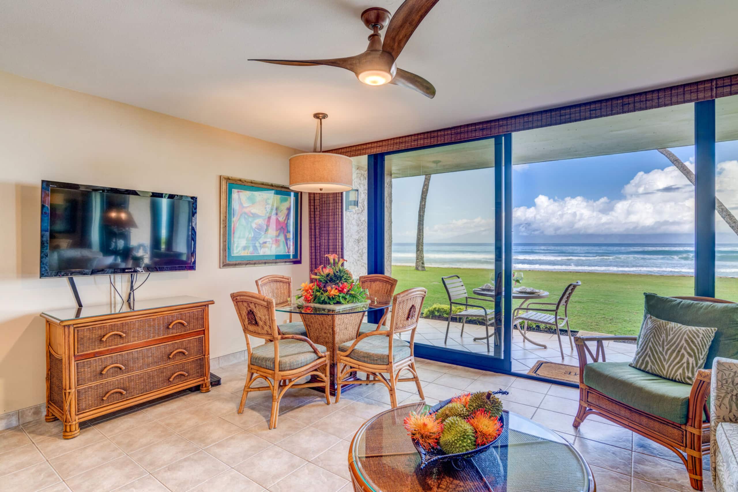 Condo in Lahaina · ★4.86 · 1 bedroom · 2 beds · 1 private bath - Image 4