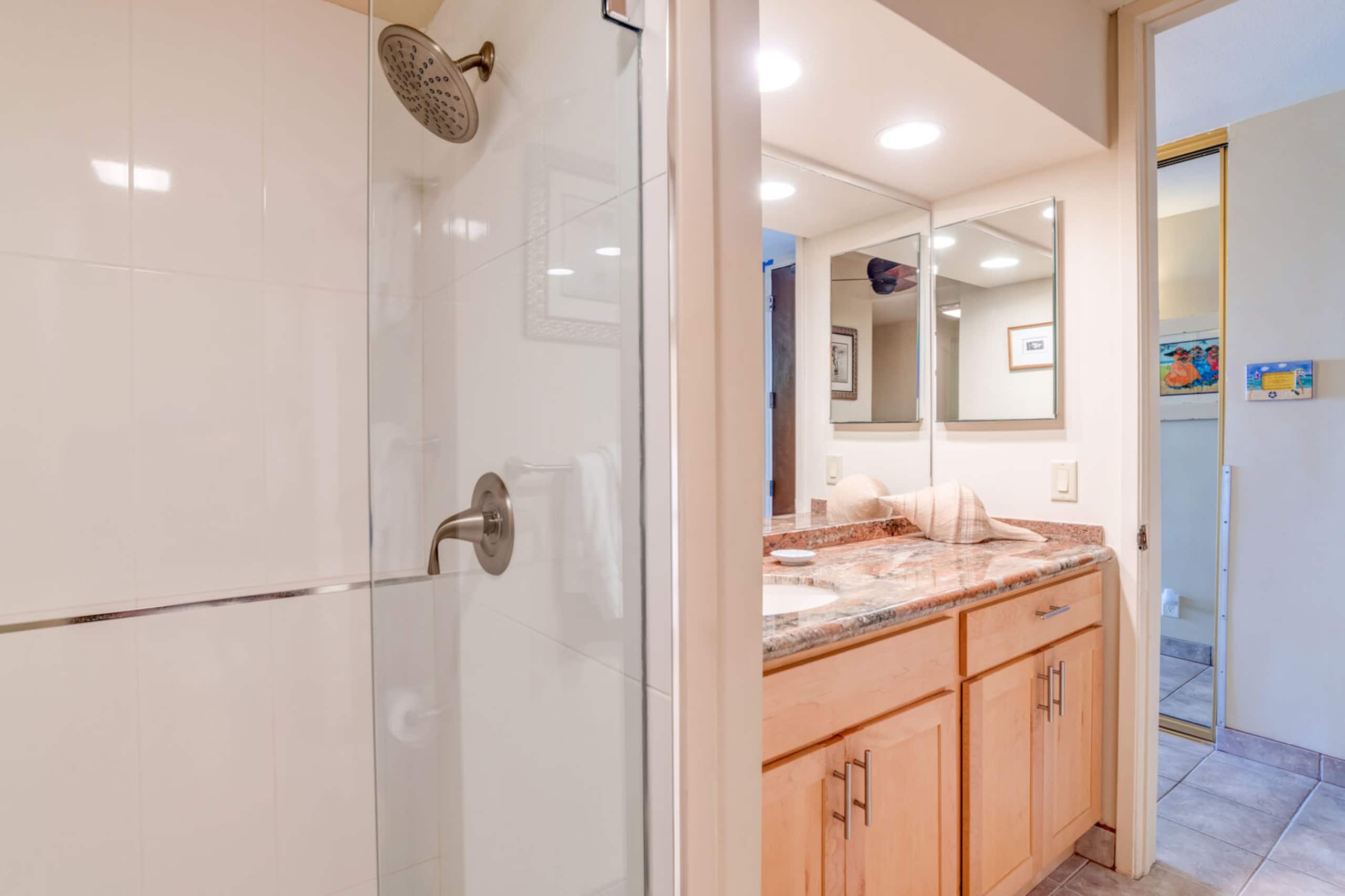 Condo in Lahaina · ★4.86 · 1 bedroom · 2 beds · 1 private bath - Image 17