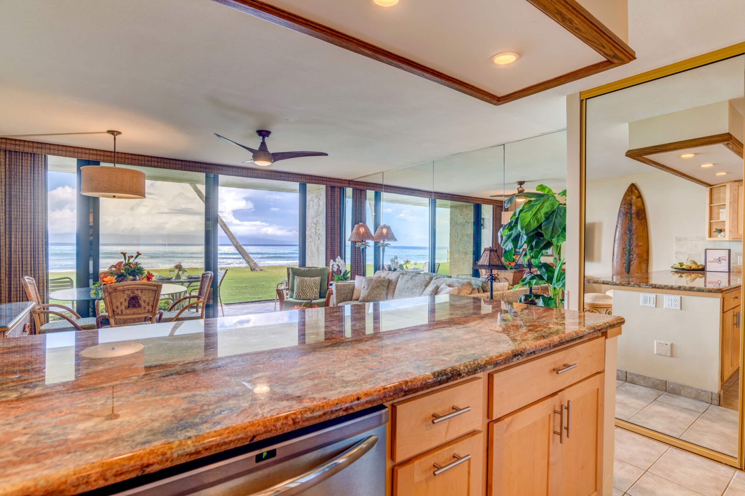Condo in Lahaina · ★4.86 · 1 bedroom · 2 beds · 1 private bath - Image 10