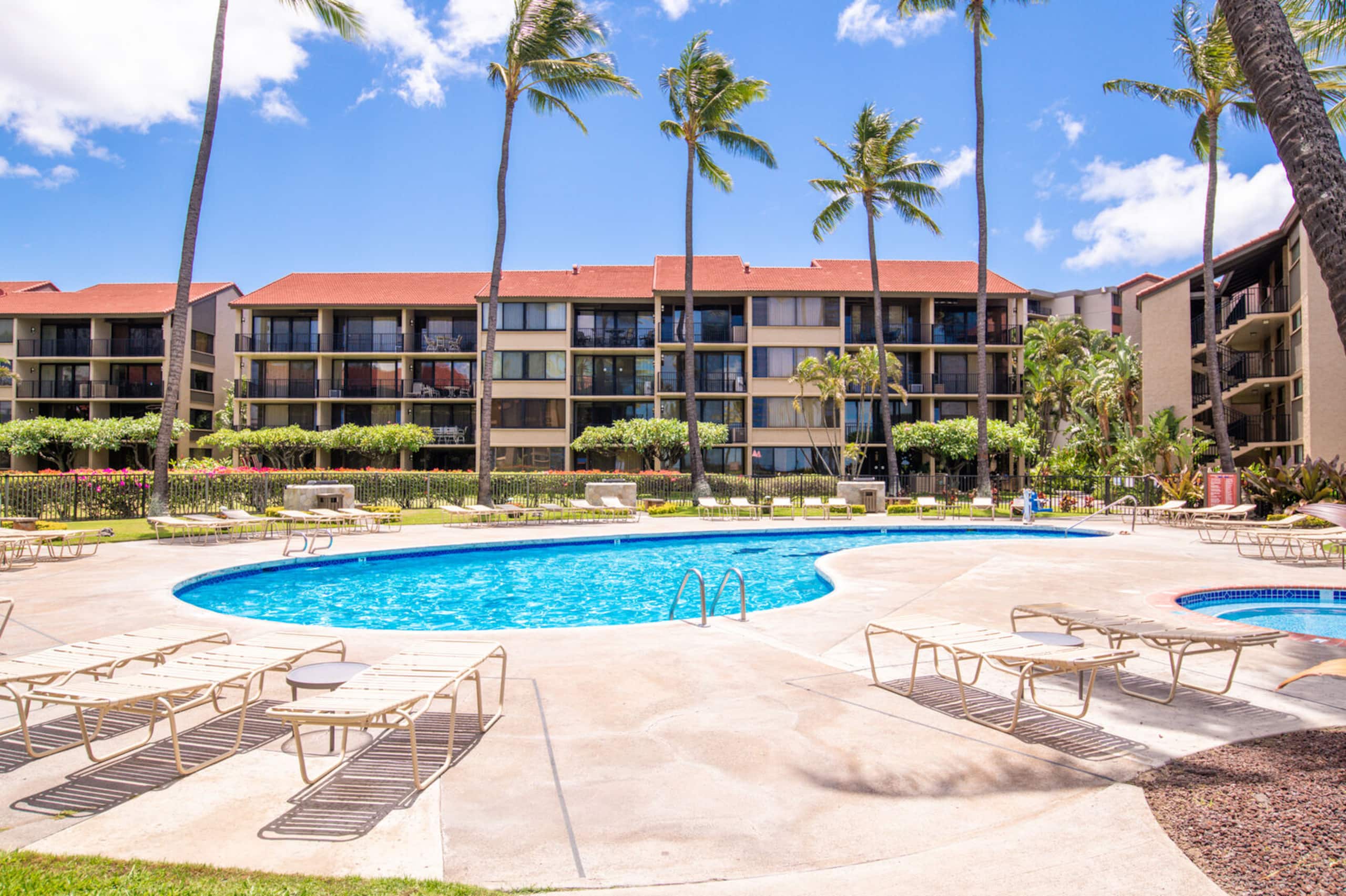 Condo in Lahaina · ★4.86 · 1 bedroom · 2 beds · 1 private bath - Image 19