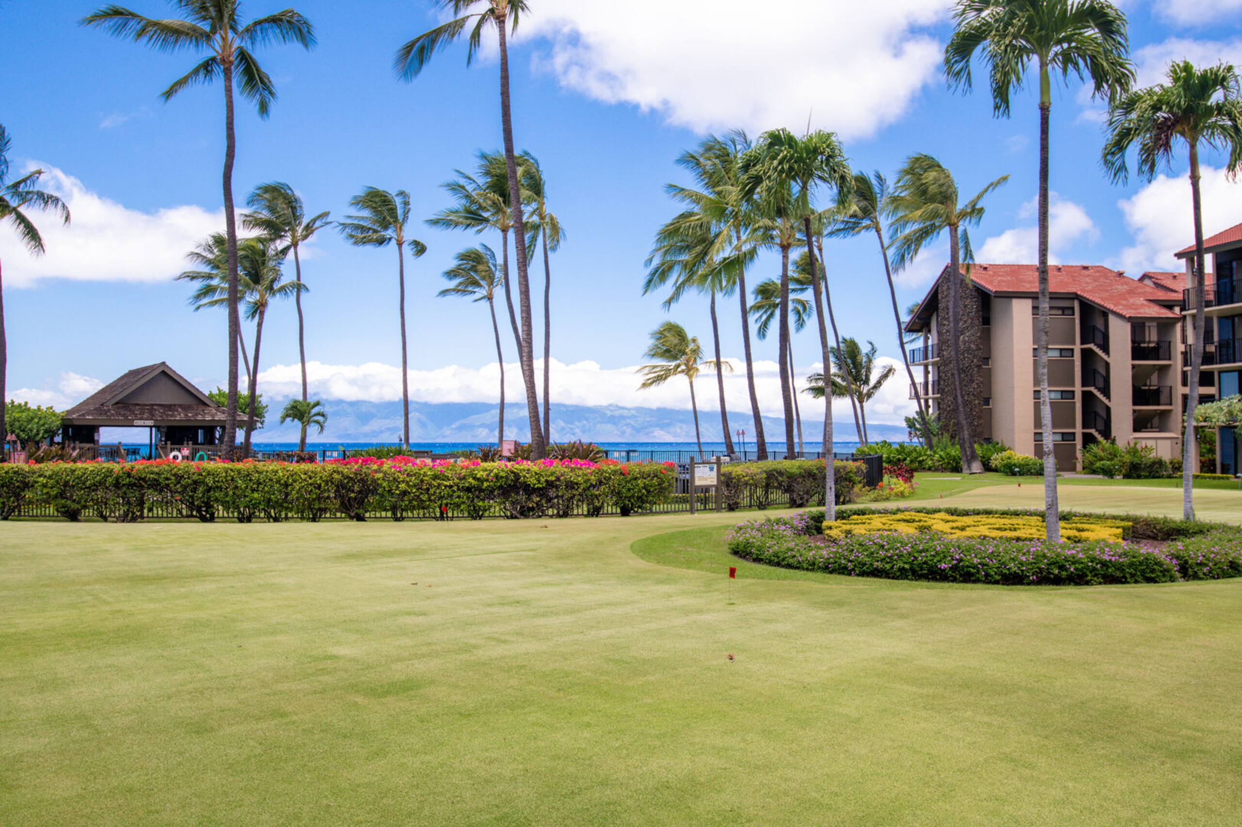 Condo in Lahaina · ★4.86 · 1 bedroom · 2 beds · 1 private bath - Image 18
