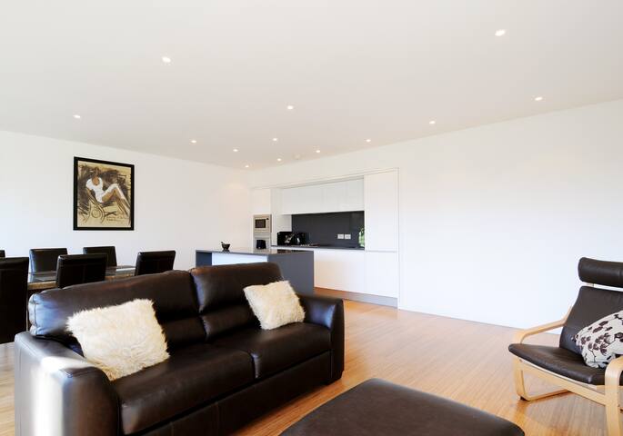 Simpsons Loan [273] gallery image 4