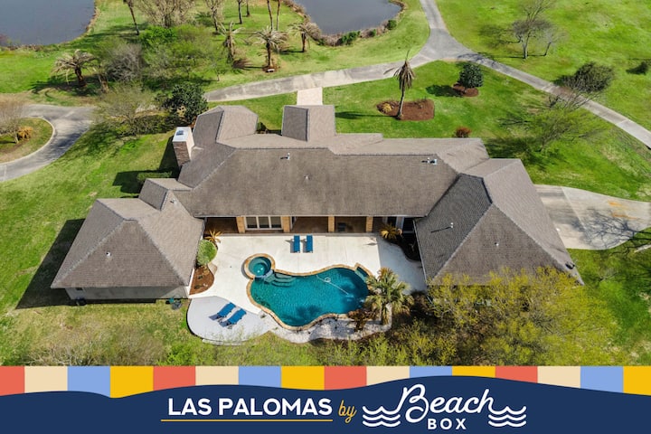 Huge Estate With Private Pool, Pond & Large Yard - Galveston, TX