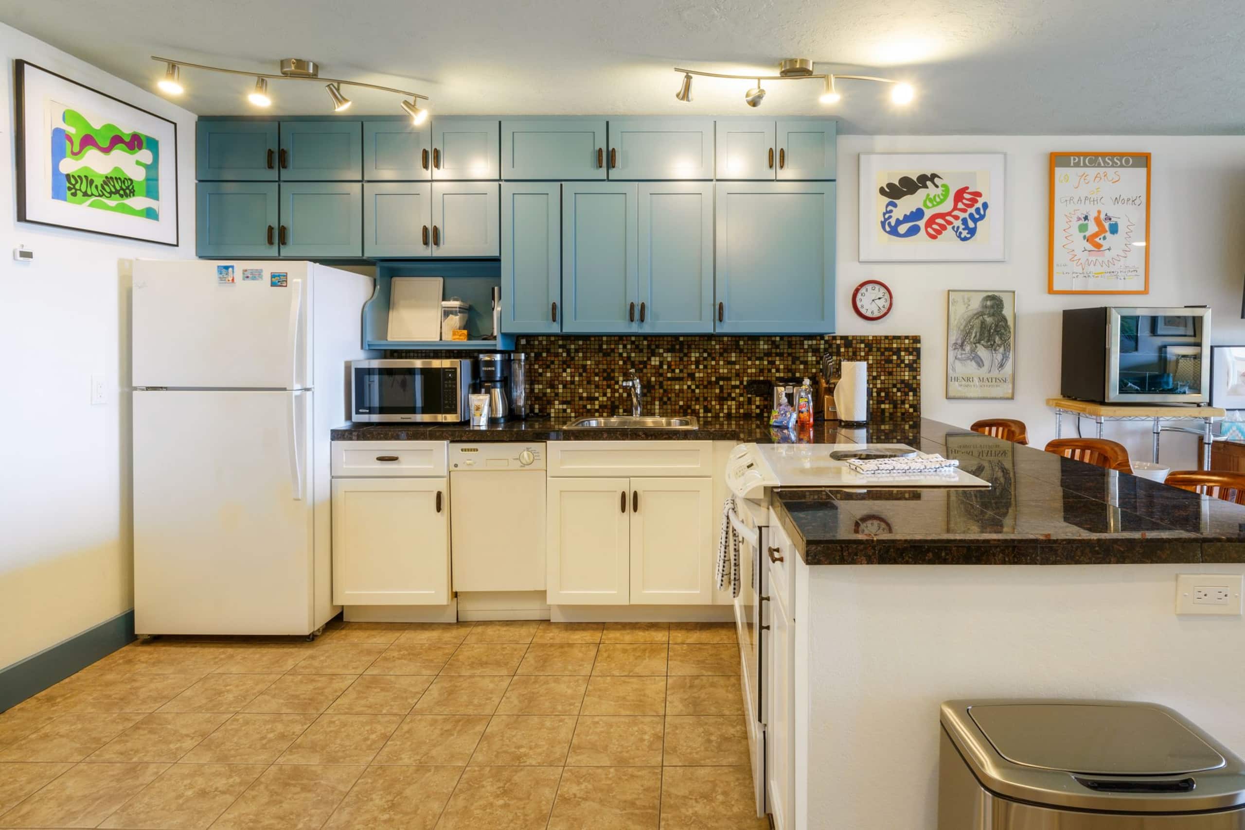 Condo in Kailua-Kona · ★4.88 · 1 bedroom · 2 beds · 2 shared baths - Image 15