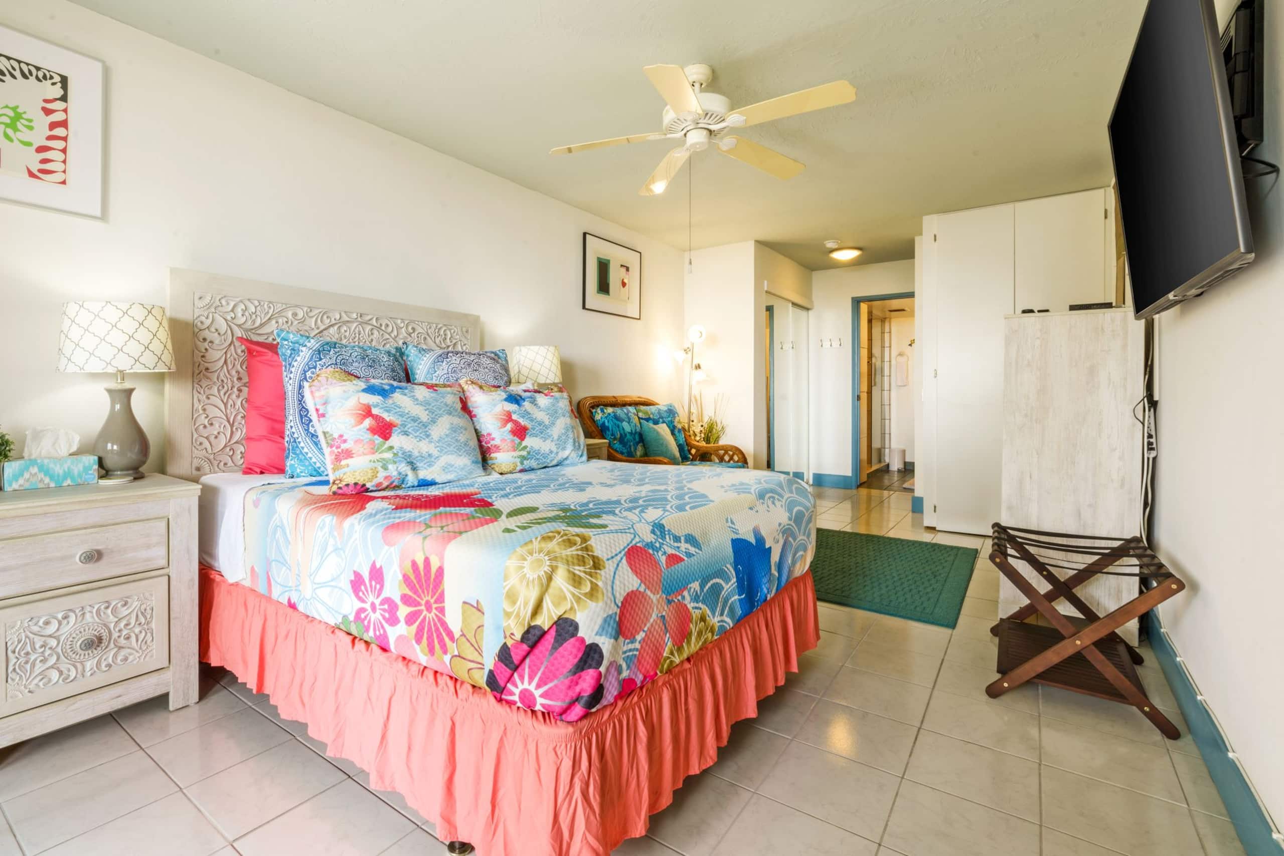 Condo in Kailua-Kona · ★4.88 · 1 bedroom · 2 beds · 2 shared baths - Image 24