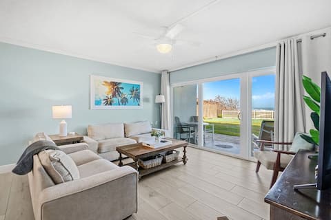 Oceanfront Ground Floor Condo w/ Heated Large Pool