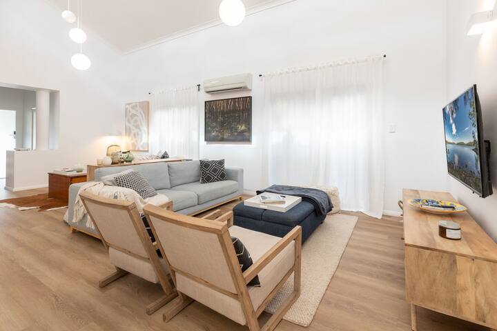 Lago at Lizzie gallery image 5