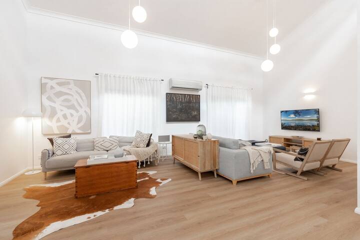 Lago at Lizzie gallery image 2