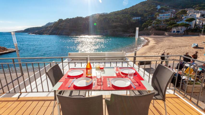 dofi 1 – apartment on the first line of the sea – gallery image 2