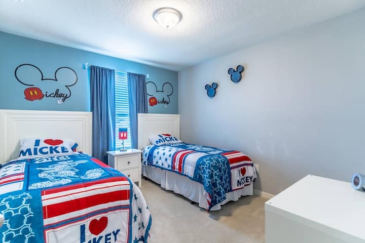 Стая с 2 единични легла