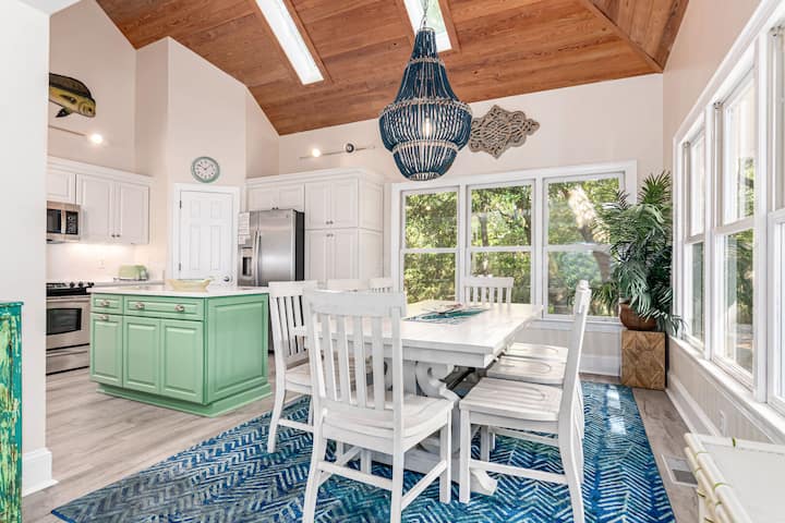Enjoy This Golf Course View Home From The Porch - Bald Head Island, NC