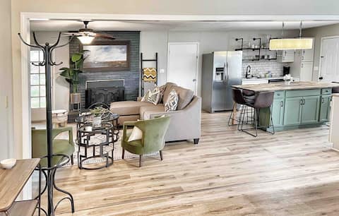 Spacious 5BR Family Getaway | Game Room + Fire Pit