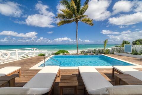 Queens 3-Beachfront Villa