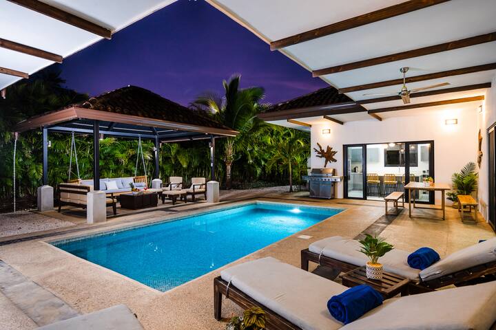 5-Min Drive to Beach - Villa w/ Pool & Golf Cart