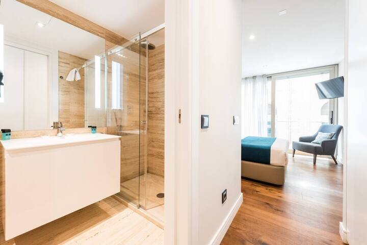 Suite 2 Bedroom Apartment gallery image 2