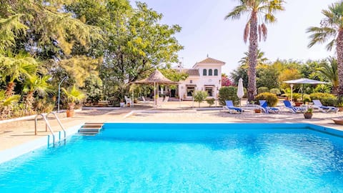 Santa Ana Holiday Home