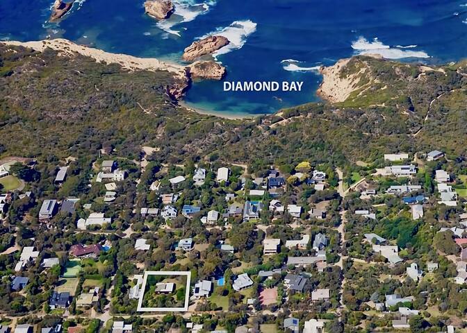 Diamond Bay Getaway stroll to the beach