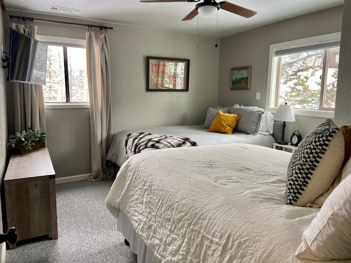 Chumba cha kulala 3-1 Queen/1 Kamili