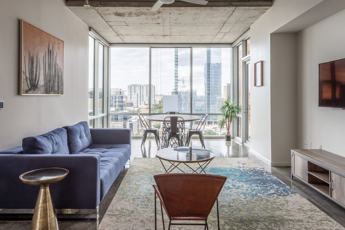 Kasa | Renovated Kitchen, Pool Access | 2nd Street