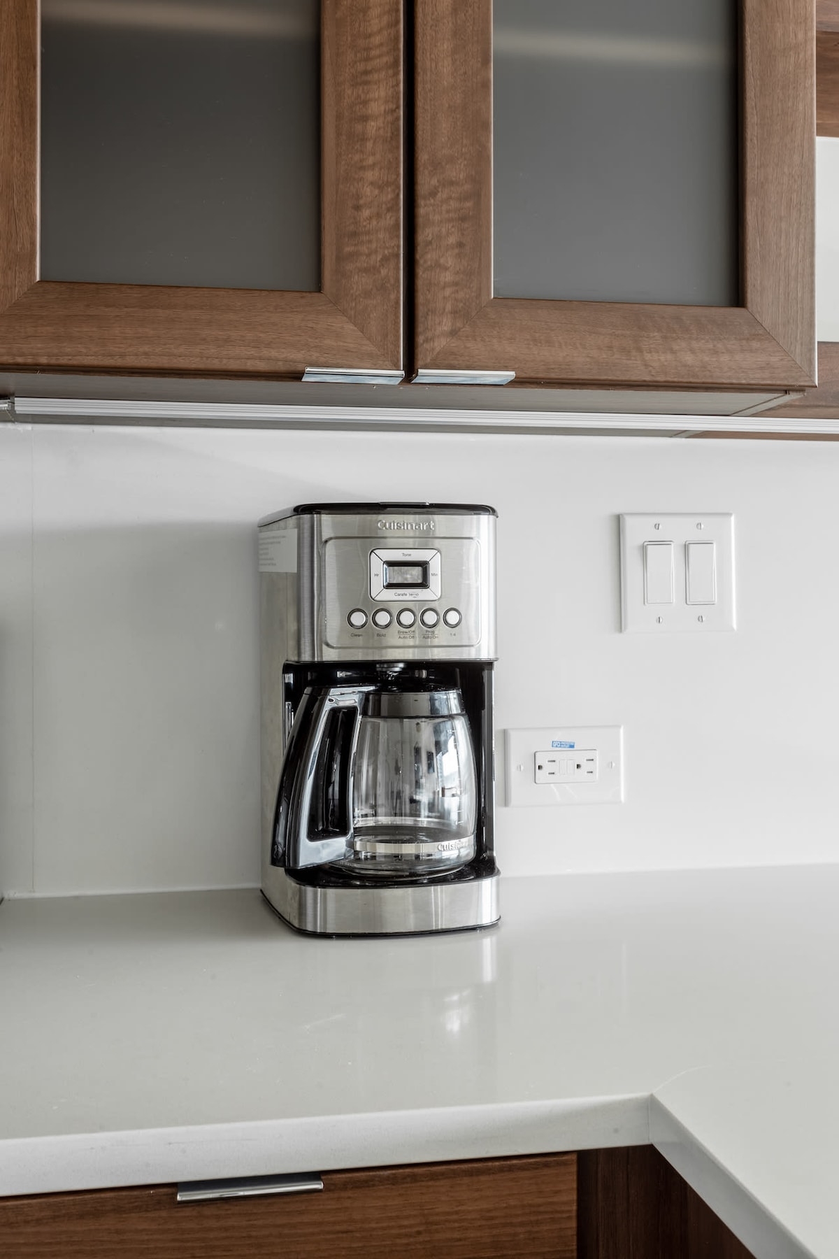 Kasa | Renovated Kitchen, Pool Access | 2nd Street