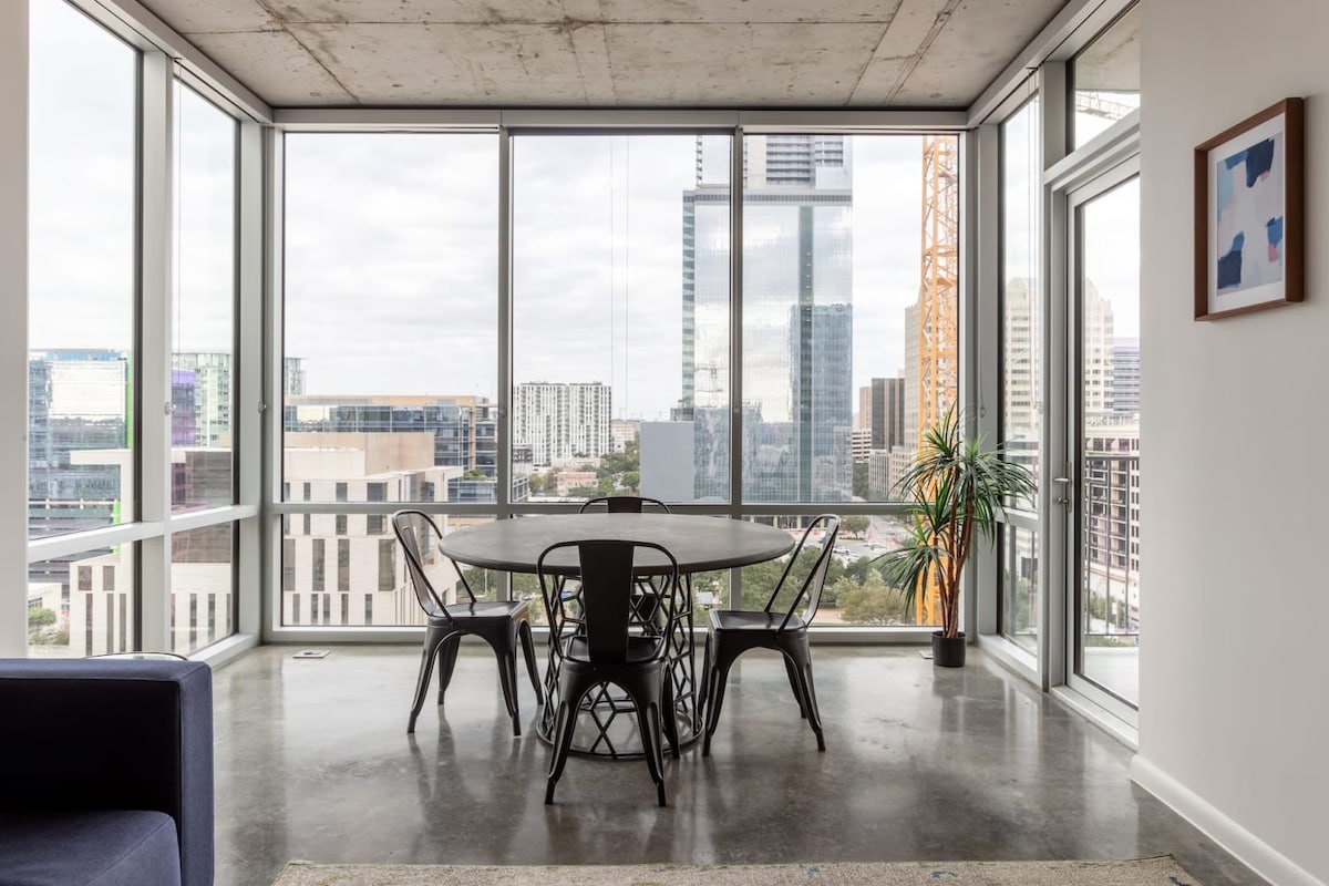 Kasa | Renovated Kitchen, Pool Access | 2nd Street