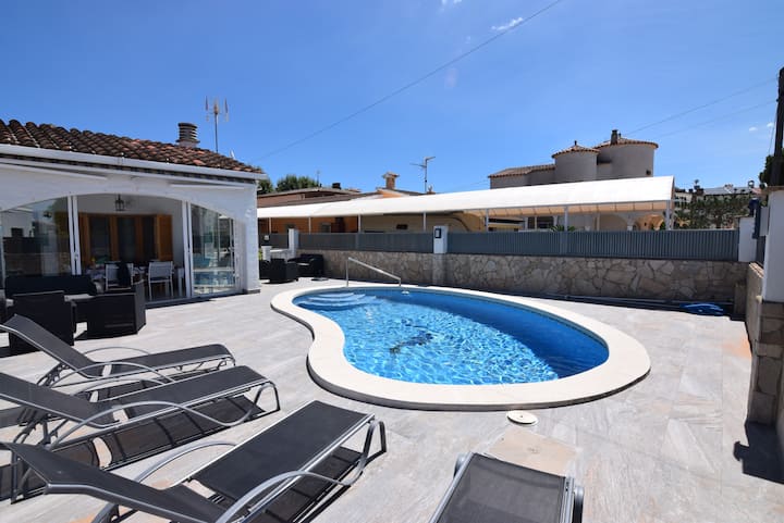 386-beautiful House With Pool - Empuriabrava