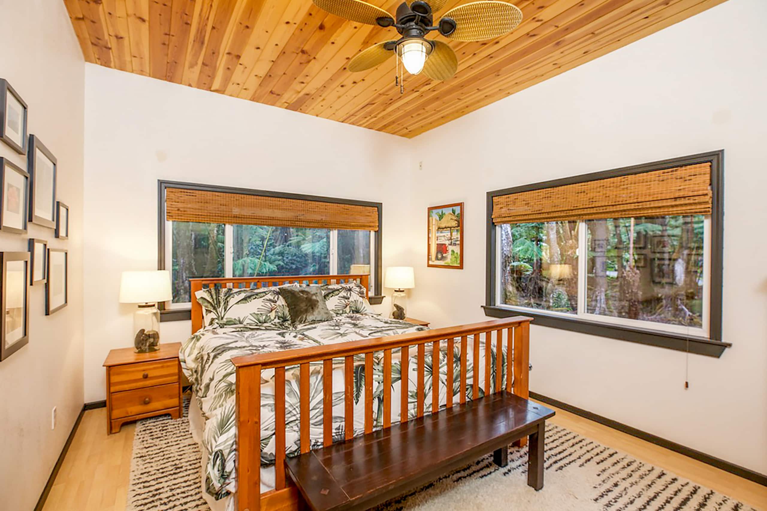 Home in Volcano · ★4.92 · 2 bedrooms · 2 beds · 1.5 baths - Image 13